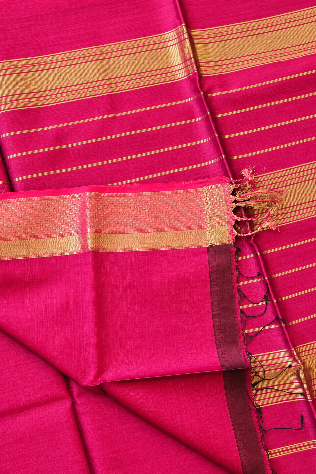 Reshma Maheshwari silk cotton saree with matching blouse piece and zari detailing